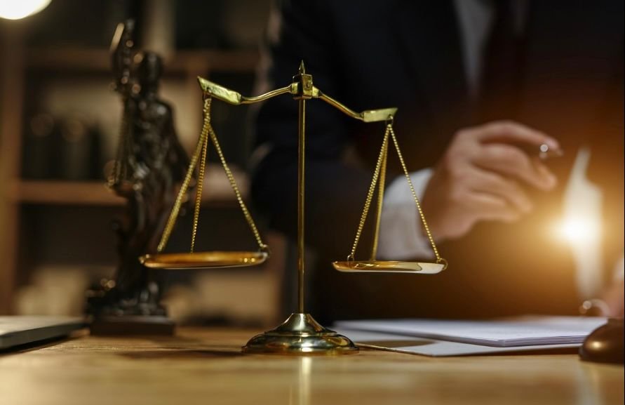 About Maxlaw